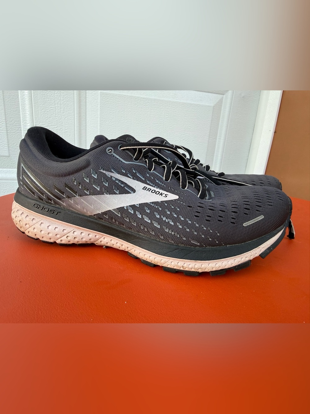 Brooks Ghost 13 Women's Running Shoes - Black with Light Pink Accents Size 8